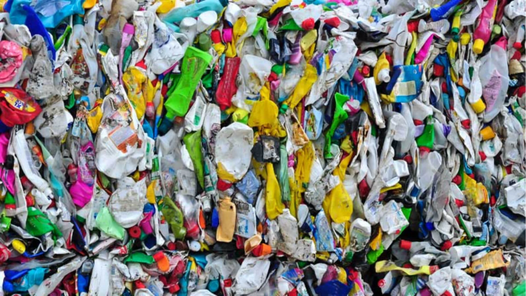 Comparação entre resinas recicladas PCR pós-consumo e PIR pós-industrial